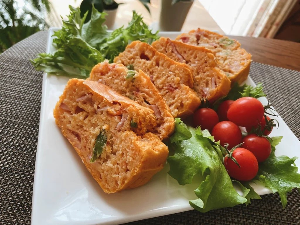 朝食、おやつ、一息に　　トマトケークサクレ